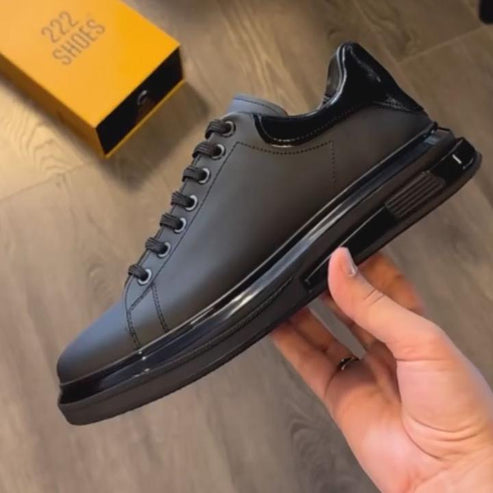 Verpakking van heren sneakers